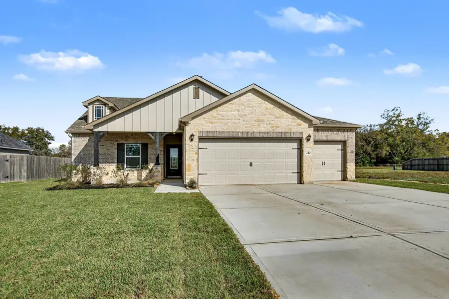 237 Edgewater Drive, West Columbia, TX 77486 - #2