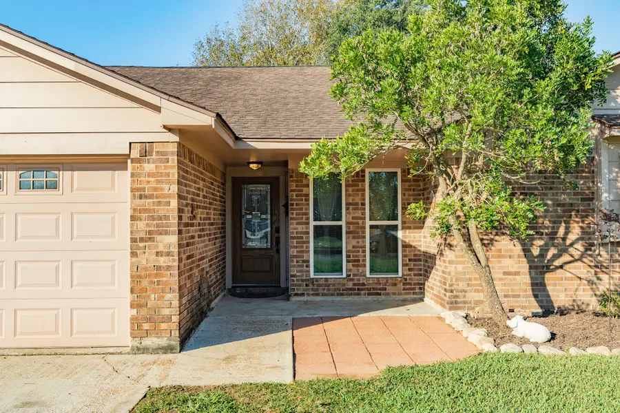 2837 Rimfire Drive, Angleton, TX 77515 - Image #2
