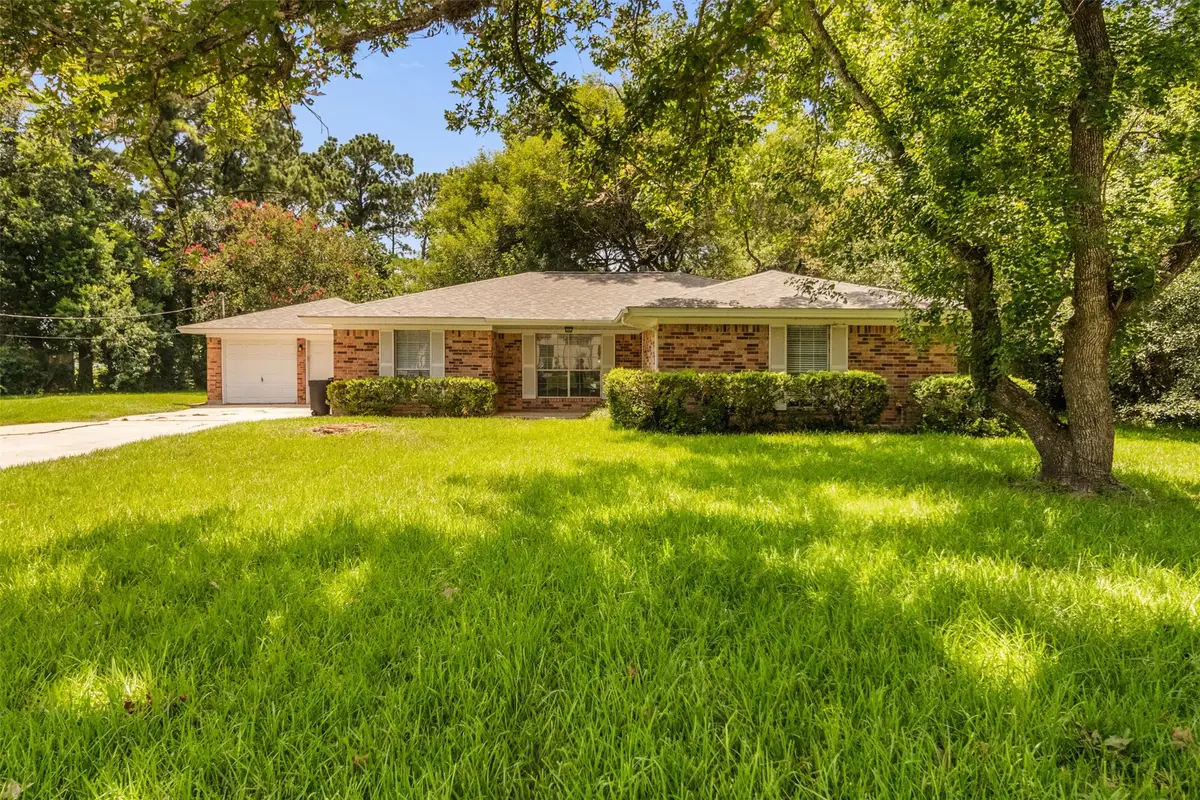 208 Garden Drive, Friendswood, TX 77546 - #1