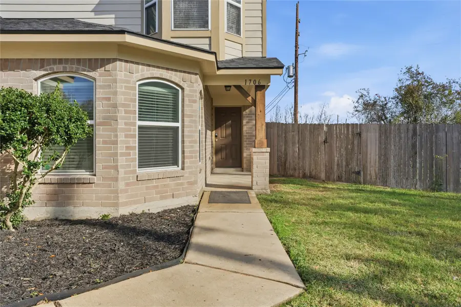 1706 Teal Bend Court, Fresno, TX 77545 - Image #3