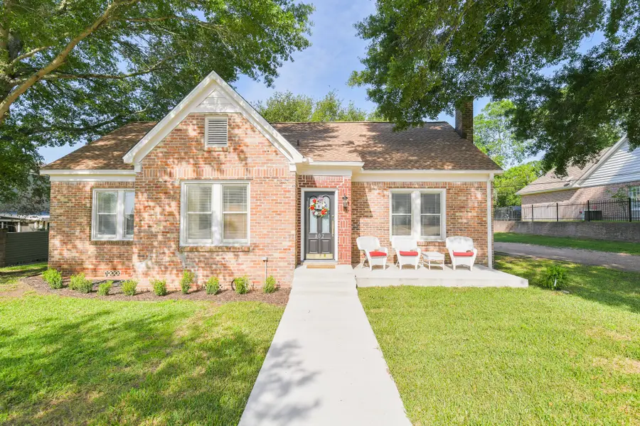 802 S Day Street, Brenham, TX 77833 - #2