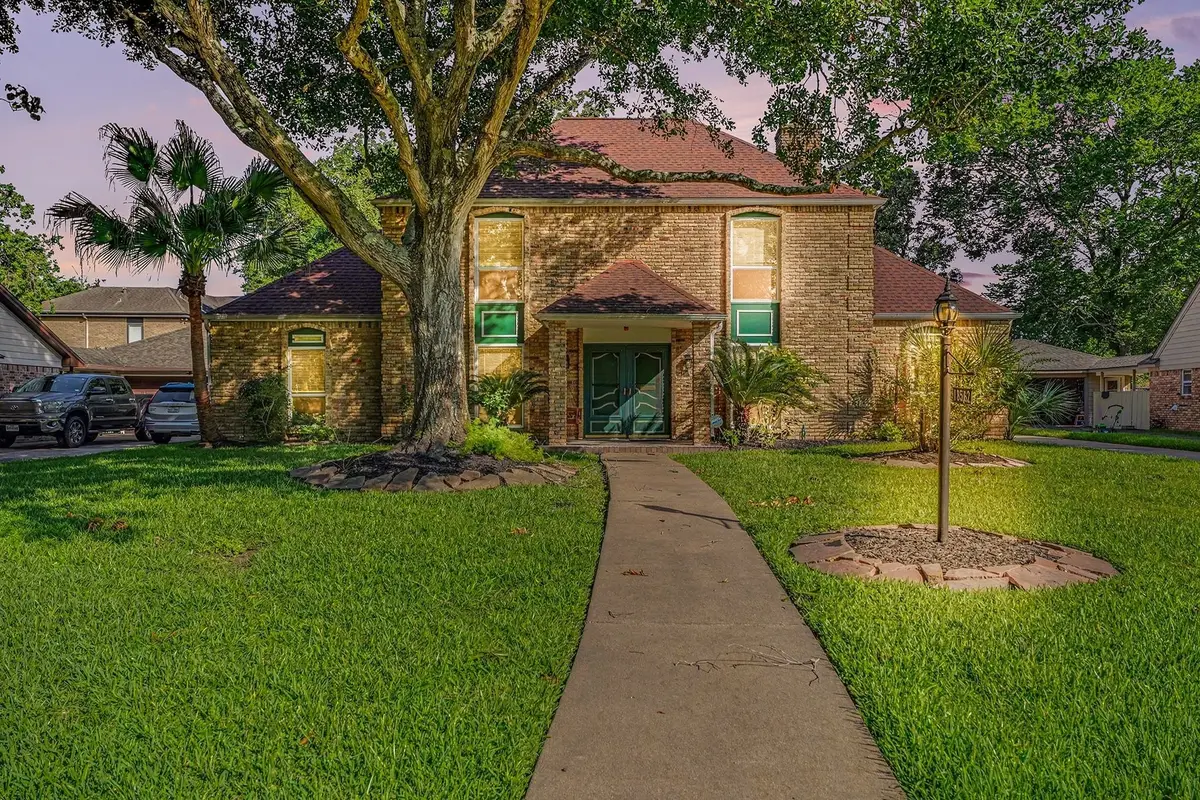 18562 Martinique Drive, Nassau Bay, TX 77058 - #1