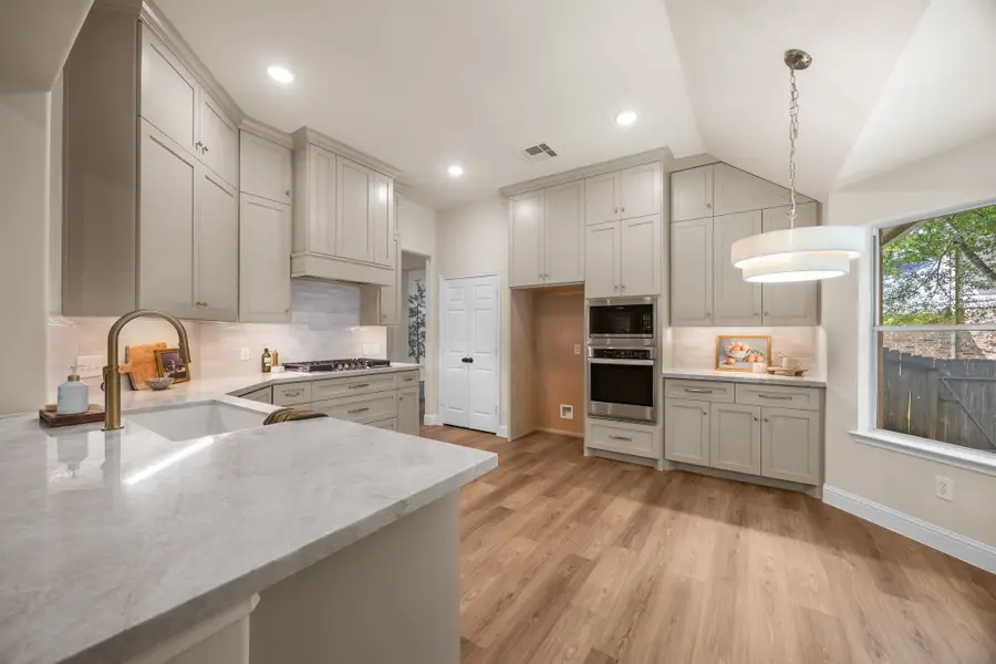 2 Gilded Crest Court, The Woodlands, TX 77382 - #3