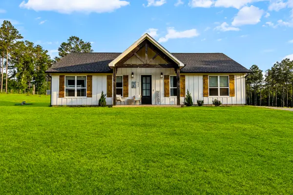 692 Rolling Pines Drive, Livingston, TX 77351
