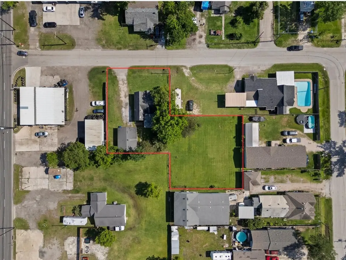 104 Avenue E, Highlands, TX 77562 - #1