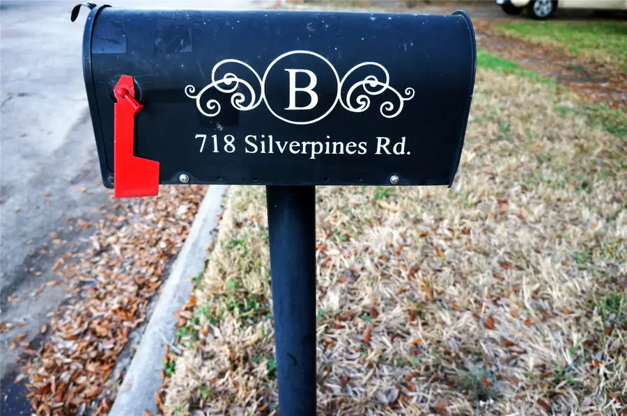 718 Silverpines Road, Houston, TX 77062 - Image #2