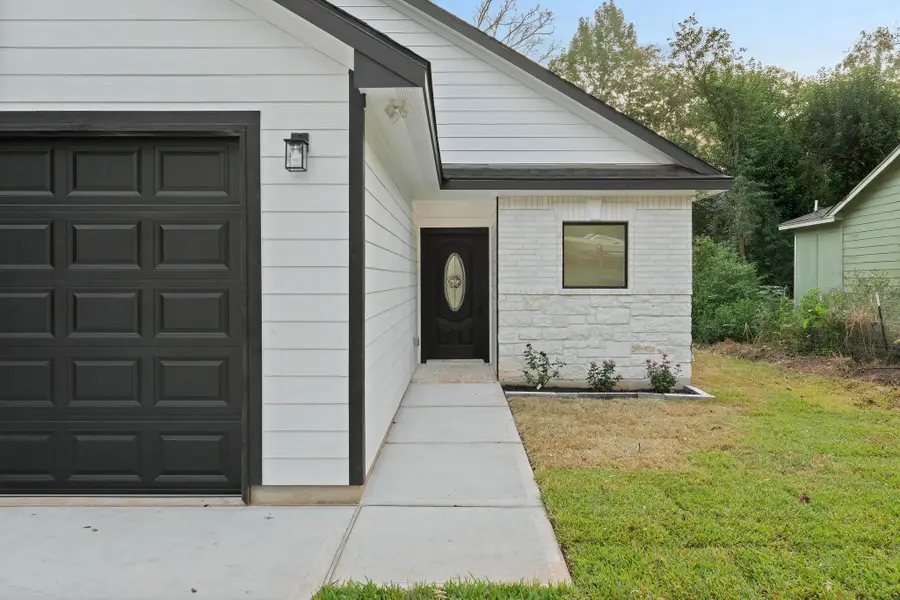 14882 Big Springs Circle, Willis, TX 77378 - Image #3