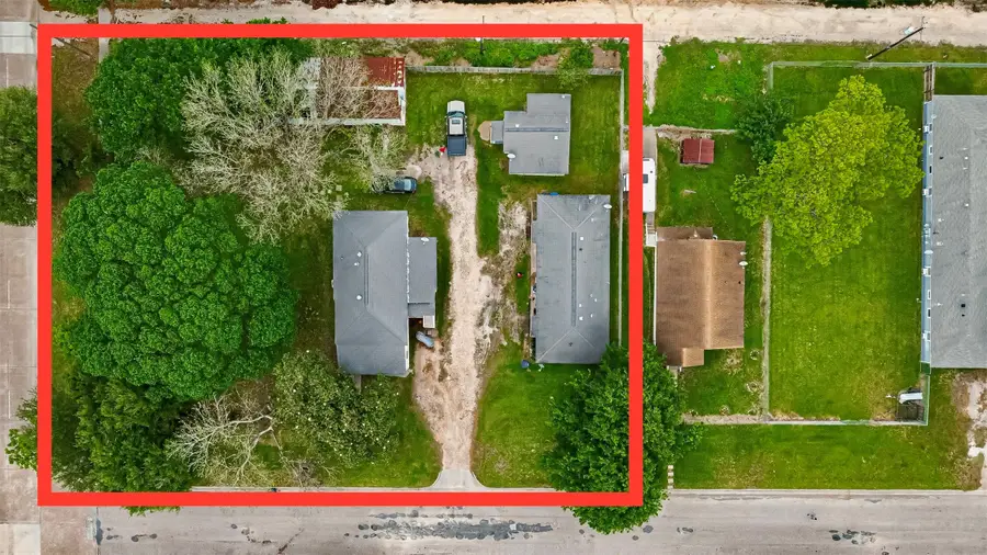 824 2nd Avenue N, Texas City, TX 77590 - #2