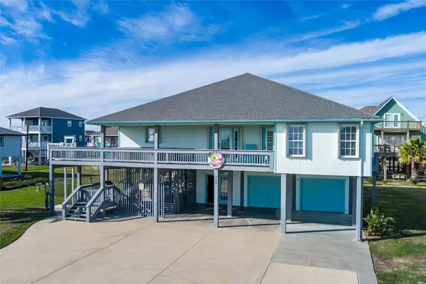 3279 Prides Way, Crystal Beach, TX 77650