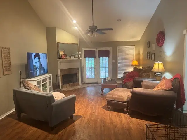 208 Westridge Drive, Huntsville, TX 77340 - Image #2