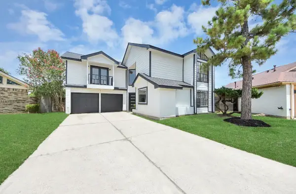 7842 Poitiers Drive, Houston, TX 77071