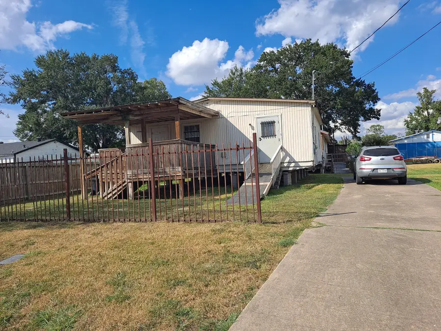 7100 W Knoll Street, Houston, TX 77028 - Image #2