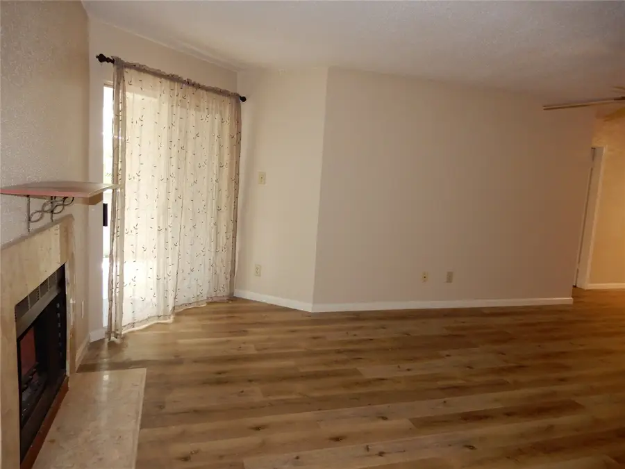 9797 Leawood Boulevard #902, Houston, TX 77099 - #3