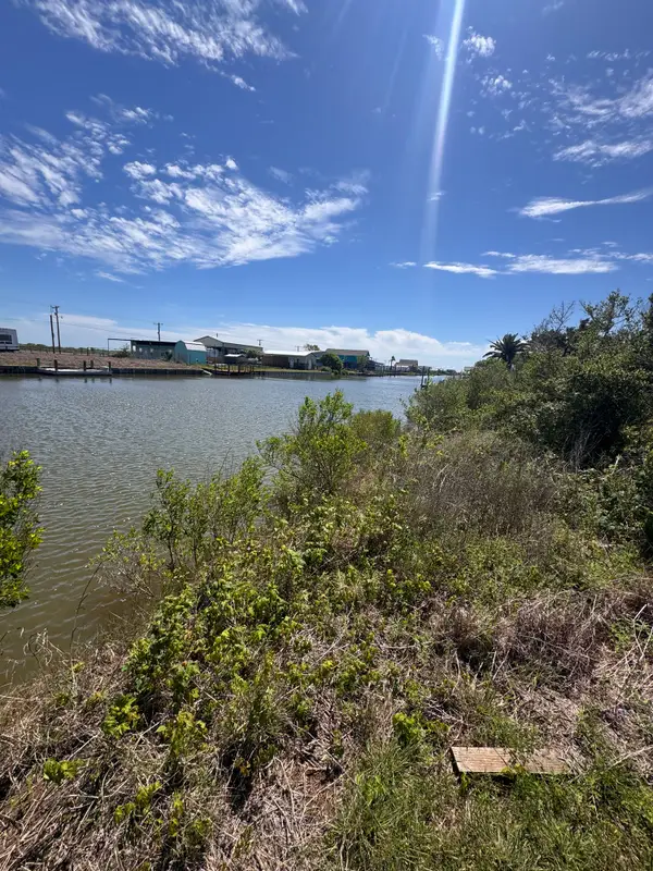 000 County Road 299, Sargent, TX 77414