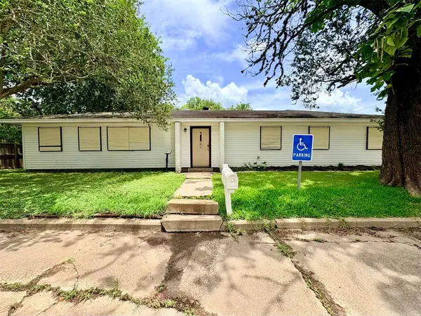 217 S 17th Street, West Columbia, TX 77486