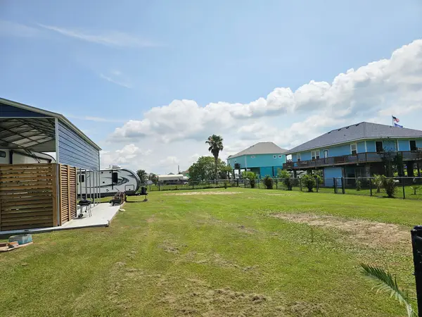 915 W Verdia Drive, Port Bolivar, TX 77650