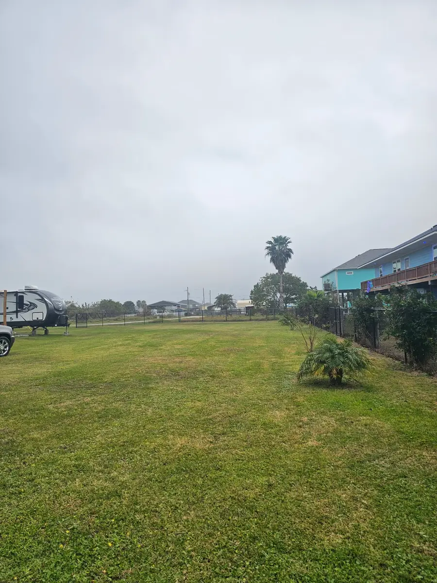 915 W Verdia Drive, Port Bolivar, TX 77650 - Image #2