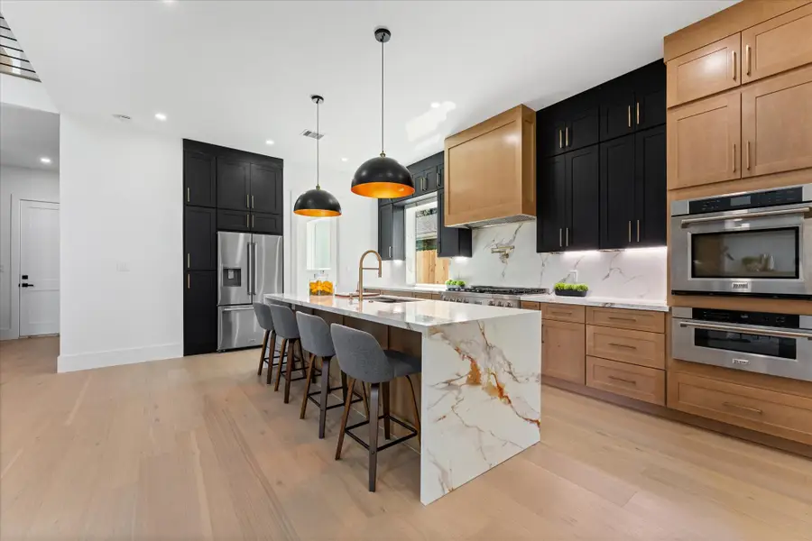 8102 Montridge Drive, Houston, TX 77055 - Image #3