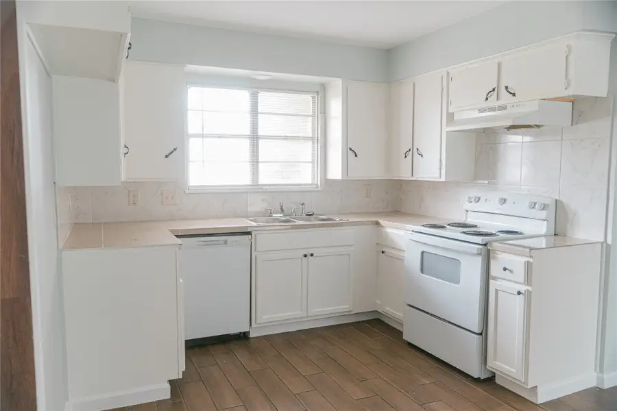 9015 Vinearbor Street, Houston, TX 77033 - #2