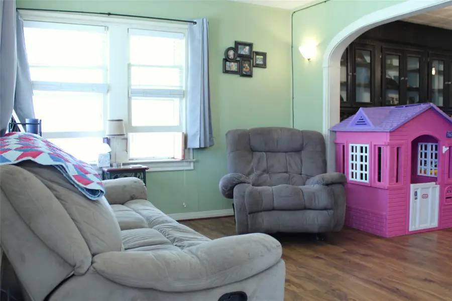 216 Robson Street, Columbus, TX 78934 - Image #3