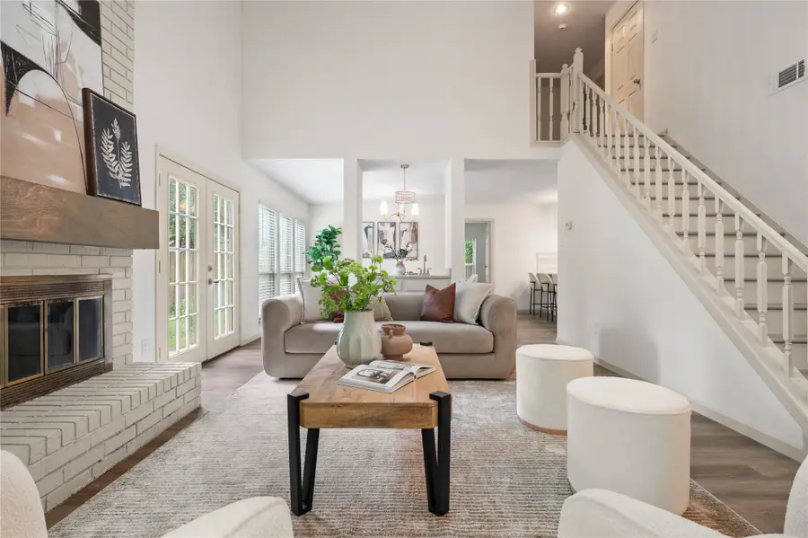 7 S Cypress Pine Drive, The Woodlands, TX 77381 - #2