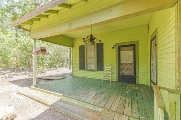 6606 Longpoint Road, Burton, TX 77835