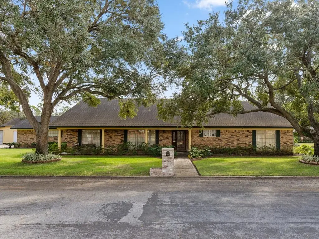 3012 Encino Avenue, Bay City, TX 77414 - #1