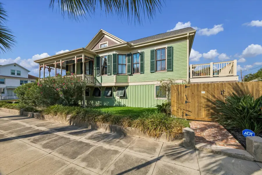 2102 Avenue P, Galveston, TX 77550 - #2
