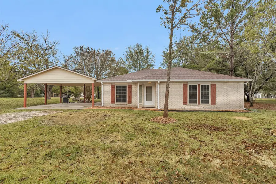 13677 Hillcrest Manor Drive, Willis, TX 77318 - Image #3