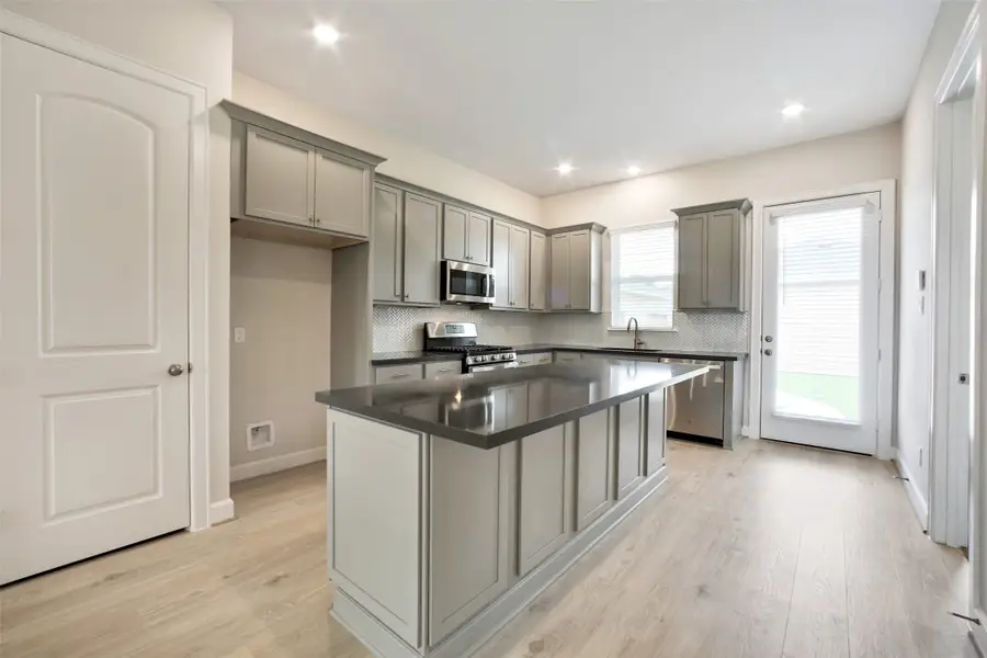 2517 S Houston Avenue, Pearland, TX 77581 - #3