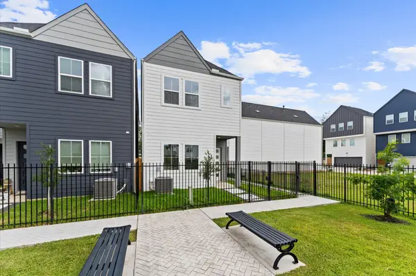 2213 Springwood Vista Lane, Houston, TX 77055