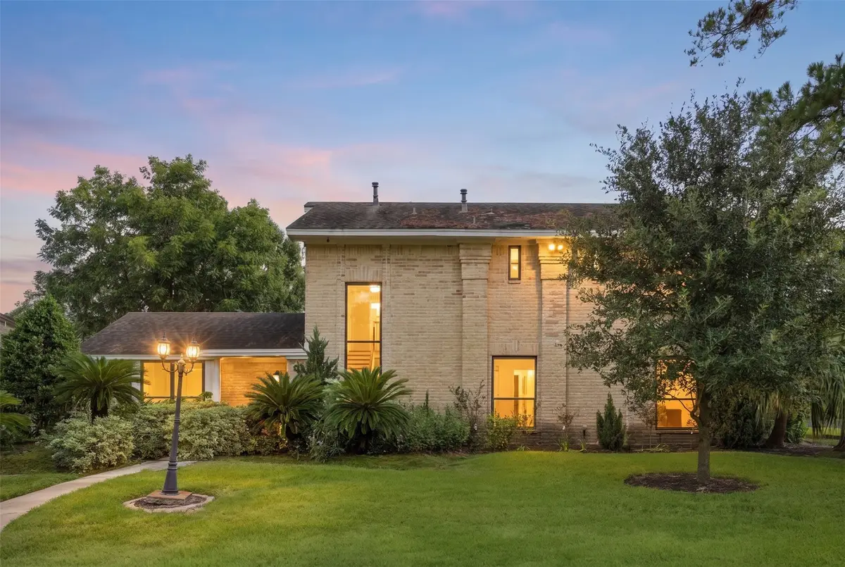 2711 Williamsburg Drive, Dickinson, TX 77539 - #1