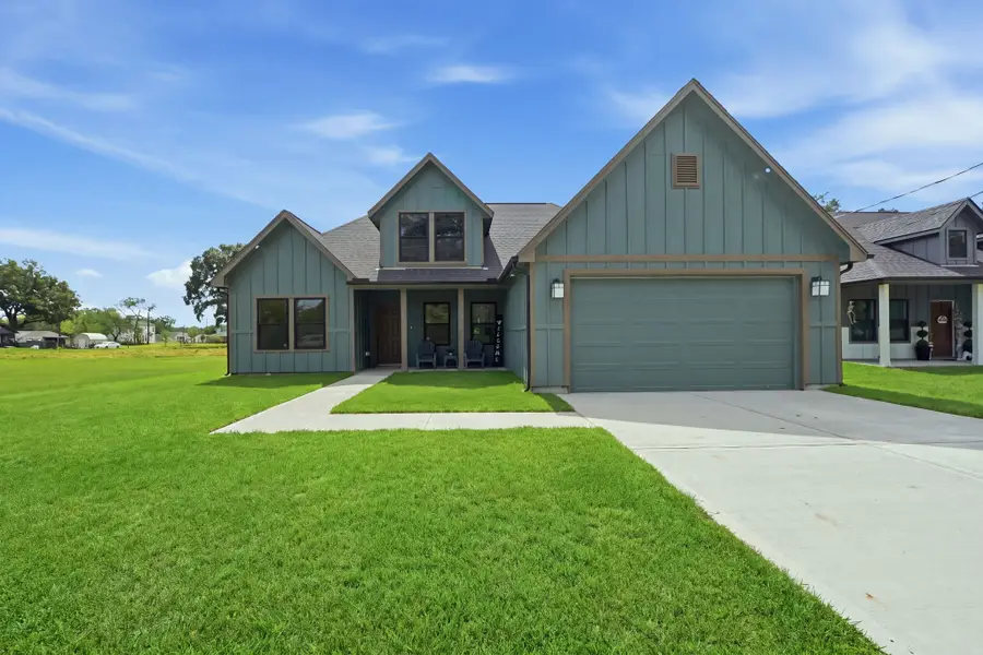 614 Austin Street, West Columbia, TX 77486 - #2