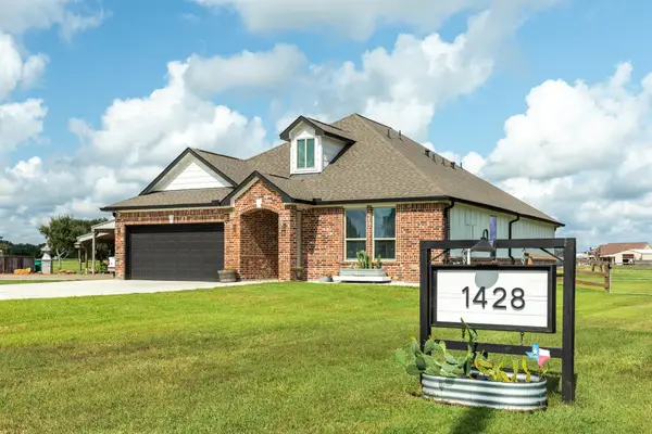 1428 Palamino Trail, Angleton, TX 77515