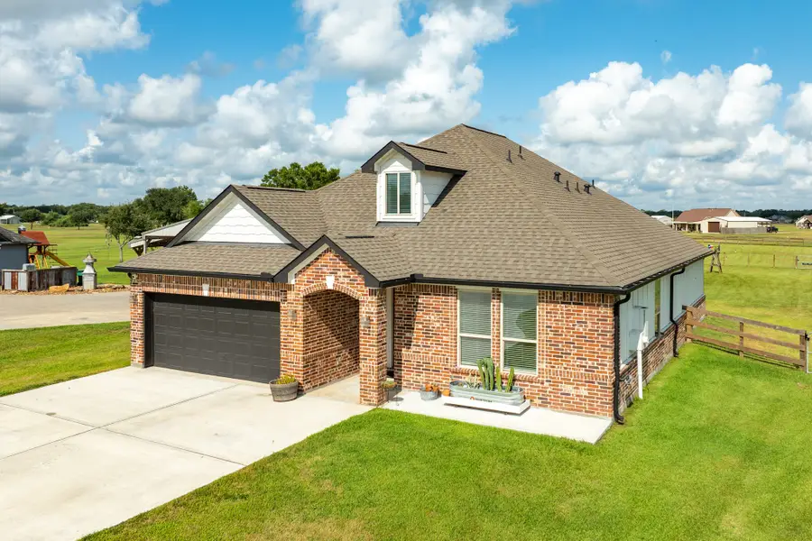 1428 Palamino Trail, Angleton, TX 77515 - #2