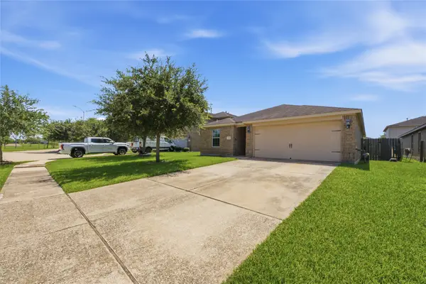 9438 Sapphire Creek Lane, Rosharon, TX 77583