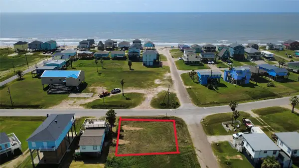000 Surf Drive, Surfside Beach, TX 77541