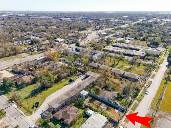 3930 Pickfair Street, Houston, TX 77026