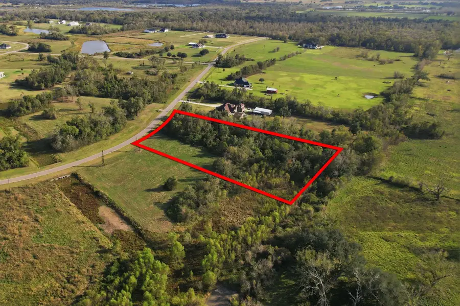 22818 Pittman Drive, Angleton, TX 77515 - Image #2