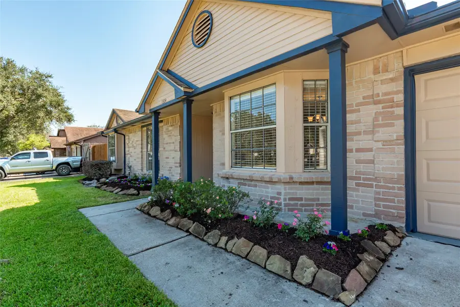 1304 Piney Woods Drive, Friendswood, TX 77546 - #2