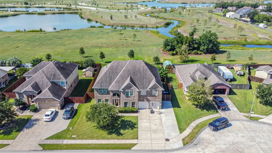 9719 Wincrest Drive, Monterey Belvieu, TX 77523 - Image #2
