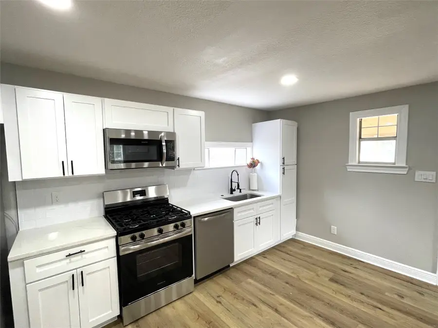 520 Avenue E, Conroe, TX 77301 - Image #3