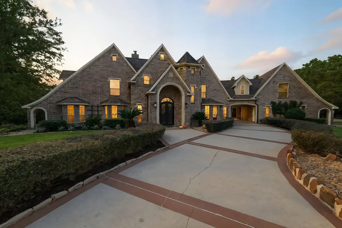 9003 Forest Lake Court, Montgomery, TX 77316 - Image #1