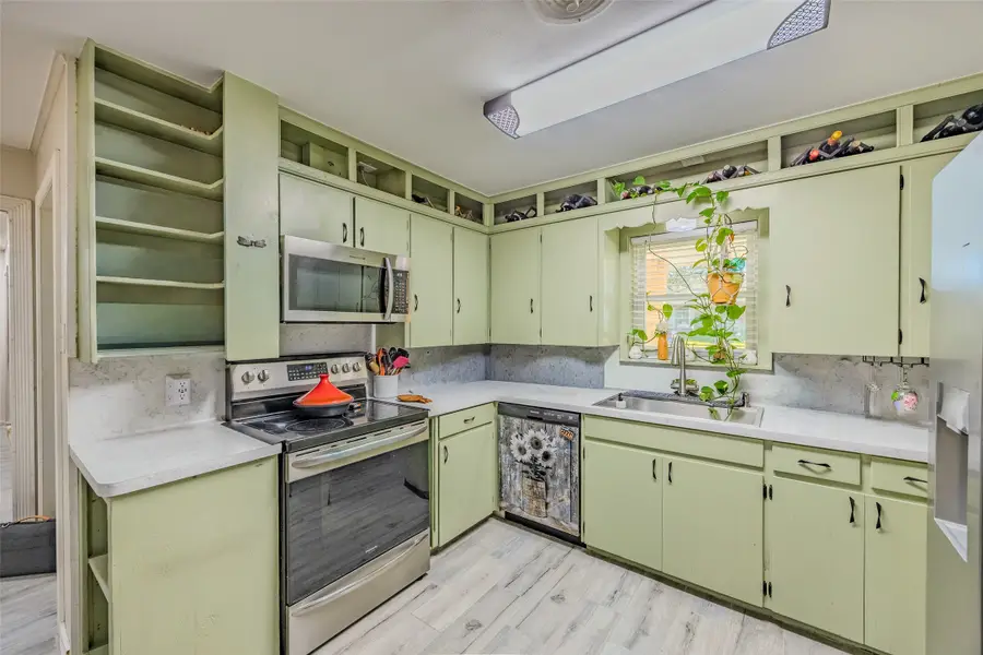 720 Concordia B Drive, Bellville, TX 77418 - Image #2