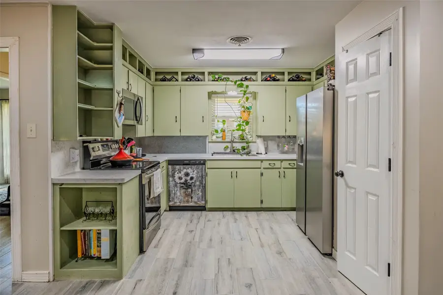 720 Concordia B Drive, Bellville, TX 77418 - Image #3