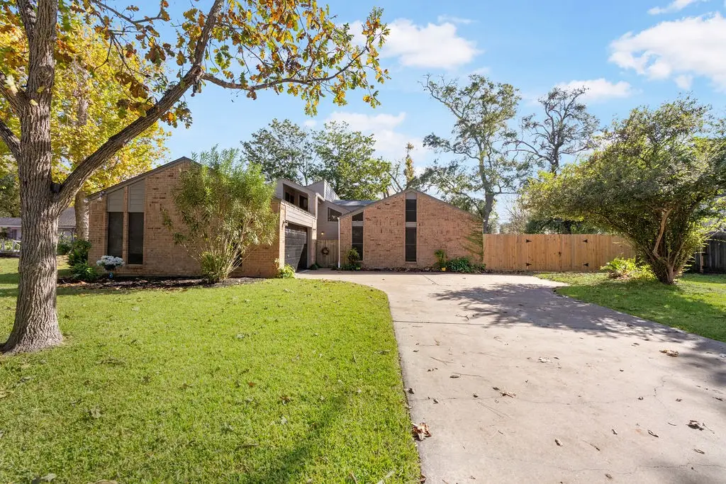 220 Any Way Street, Lake Jackson, TX 77566 - Image #1