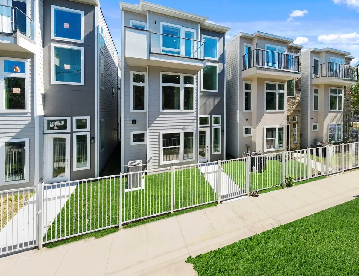 6719 Saint Augustine Street, Houston, TX 77021 - Image #1