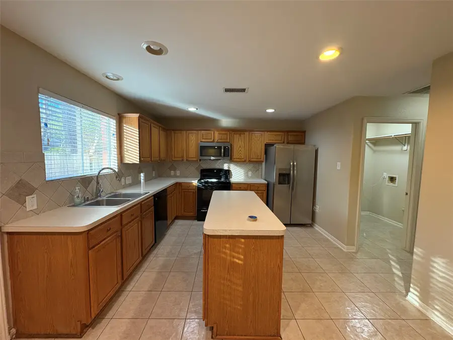 126 W Drifting Shadows Circle, Conroe, TX 77385 - Image #3