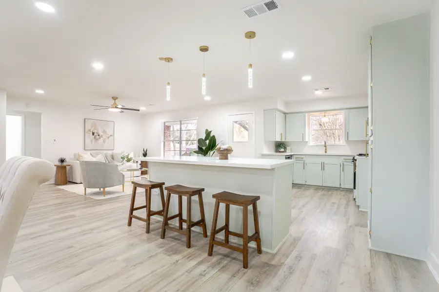 1009 Robinhood, Brenham, TX 77833 - Image #3