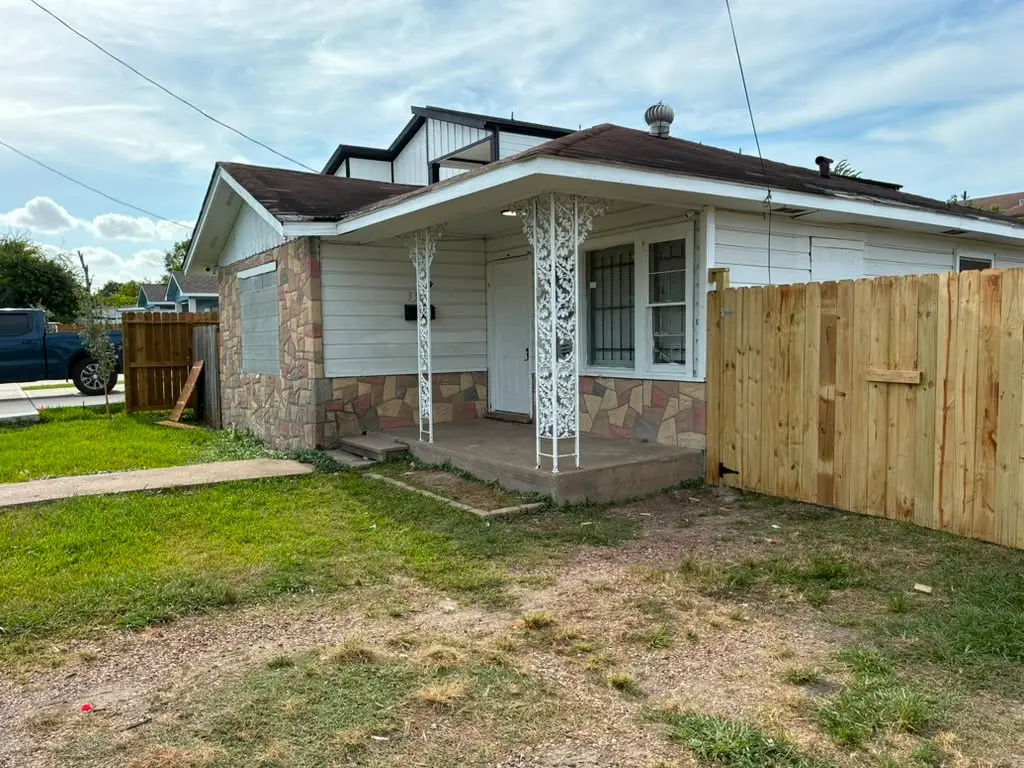 335 Delaware Street, Houston, TX 77029 - #1